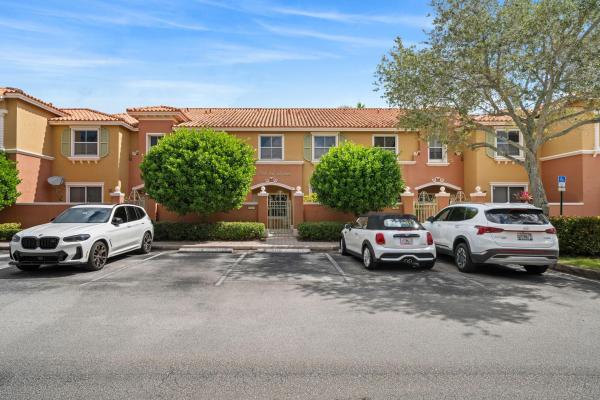 Hampton Isles, 717 SW 107th Ave #2203, Pembroke Pines, Florida 33025, image 1