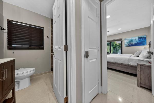 Lake Ridge, 1210 NE 16th Ave, Fort Lauderdale, Florida 33304, image 2