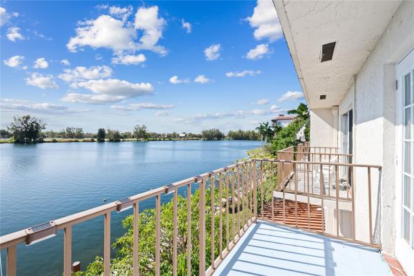 Club House Cove, 1100 Crystal Lake Dr #209, Deerfield Beach, Florida 33064, image 1