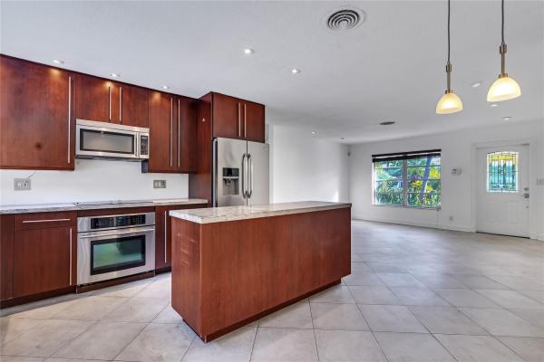 Royal Palm Isles, 2031 NW 39th Ct, Oakland Park, Florida 33309, image 1