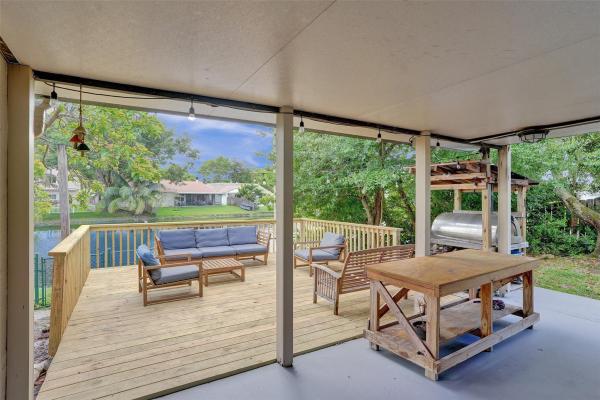 Tierra Vista, 2945 Begonia Way, Cooper City, Florida 33026, image 2