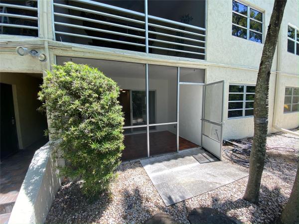 Casa Del Sol, 1400 NE 57th St #104, Fort Lauderdale, Florida 33334, image 3