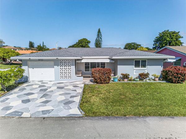 Mainlands Of Tamarac Lakes, 5013 NW 51st St, Tamarac, Florida 33319, image 1