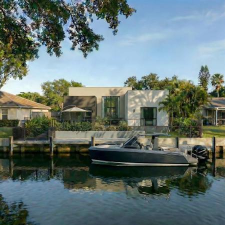 Middle River Manor, 2500 NE 18th Ave, Wilton Manors, Florida 33305, image 2