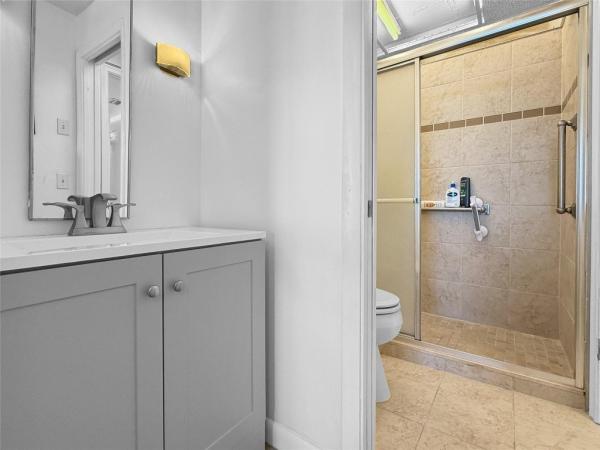 Drake Tower, 1800 N Andrews Ave #11D, Fort Lauderdale, Florida 33311, image 1