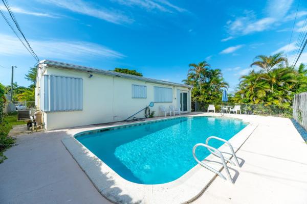 North Andrews Terrace, 5264 NE 3rd Ter, Oakland Park, Florida 33334, image 1