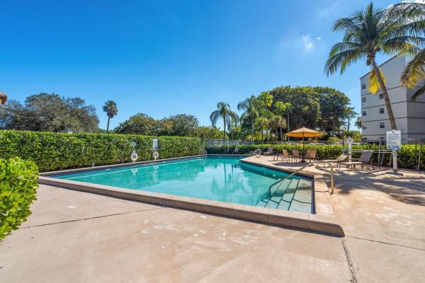 Tennis Club 2 Courts, 701 NW 19th St #200, Fort Lauderdale, Florida 33311, image 1
