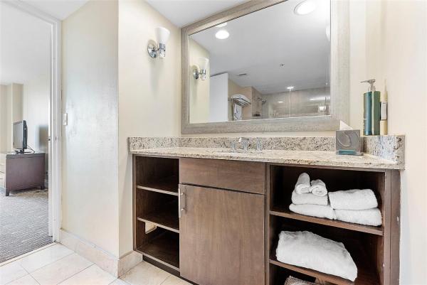 Gallery One, 2670 E Sunrise Blvd #1115, Fort Lauderdale, Florida 33304, image 1