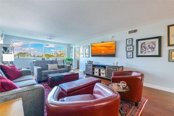 Sunrise Lakes 4, 10111 NW 24th Pl #307, Sunrise, Florida 33322, image 1