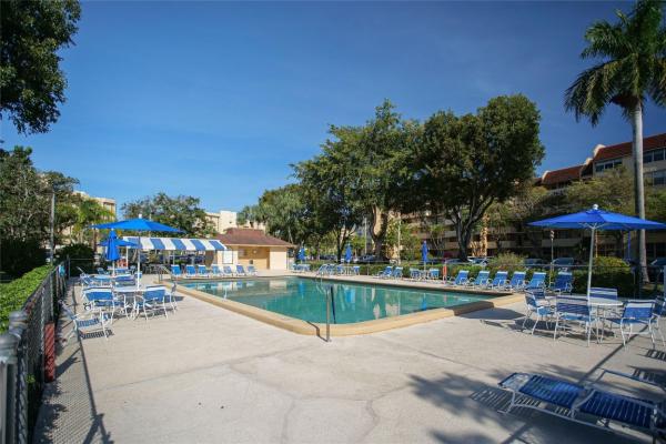 Environ 2, 3801 Environ Blvd #418, Lauderhill, Florida 33319, image 1