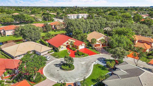 Eagle Point, 2141 Oakmont Ter, Coral Springs, Florida 33071, image 2