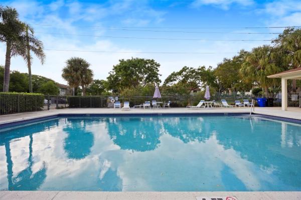 City View Townhomes, 246 City View Dr, Fort Lauderdale, Florida 33311, image 3