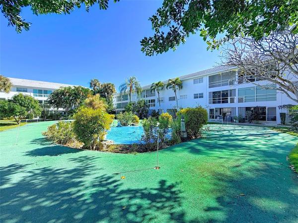 Lighthouse Point Gardens South, 2050 NE 39th St #110, Lighthouse Point, Florida 33064, image 1