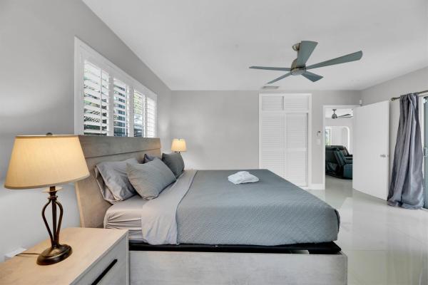 Pasadena Lakes, 9611 NW 3rd St, Pembroke Pines, Florida 33024, image 1