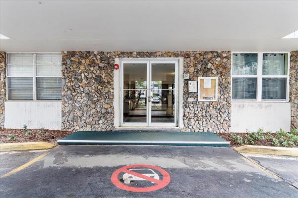 Plantation Place, 6500 Cypress Rd #211, Plantation, Florida 33317, image 1