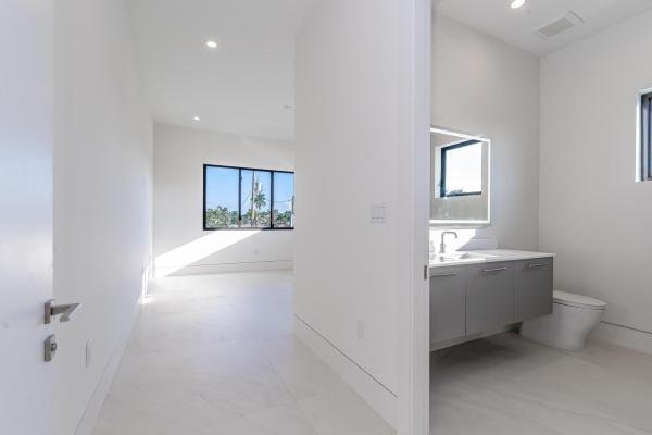 Harbor Village, 2612 NE 4th St, Pompano Beach, Florida 33062, image 1