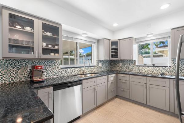 Tropical Gardens, 716 NE 20th Dr, Wilton Manors, Florida 33305, image 1