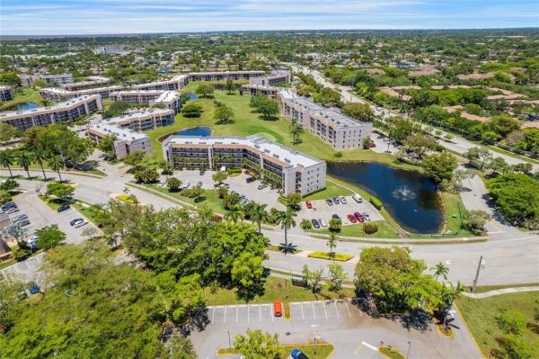 Sunrise Lakes 4, 10101 Sunrise Lakes Blvd #410, Sunrise, Florida 33322, image 1