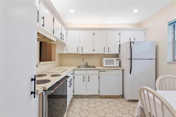 Holiday Springs, 3150 Holiday Springs Blvd #308, Margate, Florida 33063, image 1