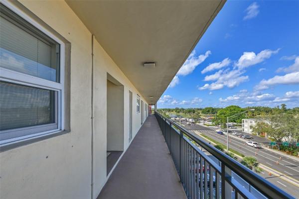 Garden Aire Village South, 2350 NE 14th Street Cswy #609, Pompano Beach, Florida 33062, image 1