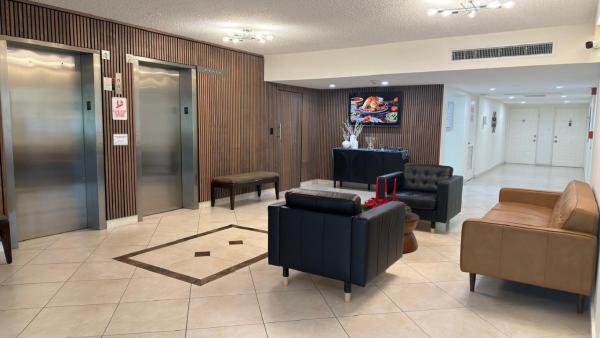 Palm-Aire Country Club 6, 3960 Oaks Clubhouse Dr #502, Pompano Beach, Florida 33069, image 1