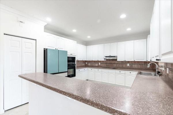 Hunters Pointe, 2543 Hunters Run Way, Weston, Florida 33327, image 1