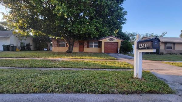 Palm Beach Villas, 4241 Centurian Cir, Greenacres, Florida 33463, image 3