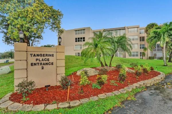 Tangerine Of Pine Island Ridge, 9480 Tangerine Pl #306, Davie, Florida 33324, image 2