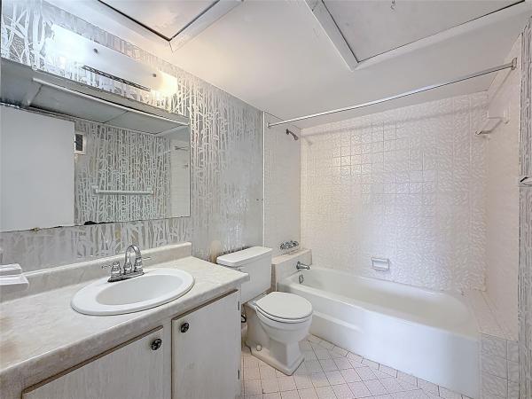 Oakland Grove Village, 639 W Oakland Park Blvd #202D, Oakland Park, Florida 33311, image 1