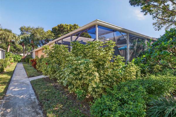 Sun Terrace At Lake Catherine, 3004 Lakemont Ct, Palm Beach Gardens, Florida 33403, image 2