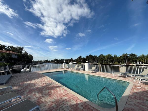 Rivers Bend, 1839 Middle River Dr #105, Fort Lauderdale, Florida 33305, image 1