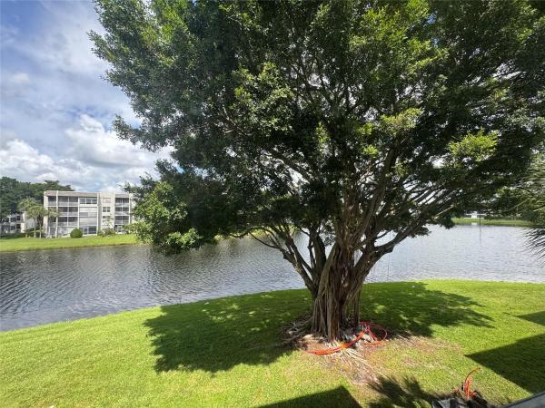 9235 Lagoon Pl #310, Davie, Florida 33324, image 1