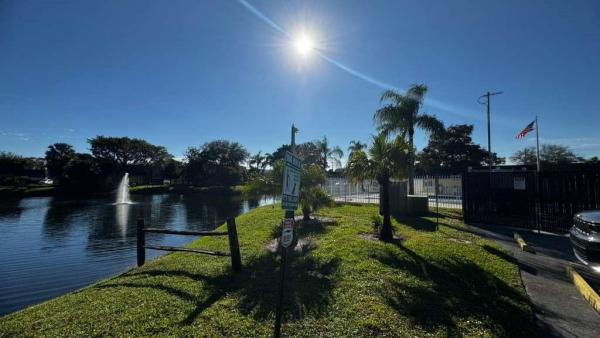 Waterside Estates, 2494 Waterside Dr, Lake Worth, Florida 33461, image 3