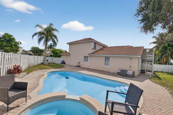 Lawrence Grove, 1023 Fairfax Cir W, Boynton Beach, Florida 33436, image 2
