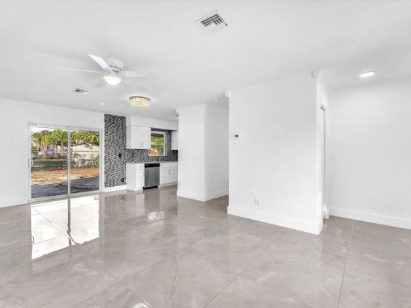 Collier City, 2731 NW 9th St, Pompano Beach, Florida 33064, image 1