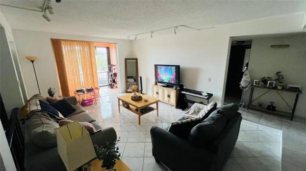International Village At Inverrary, 3650 Inverrary Dr #3T, Lauderhill, Florida 33319, image 1