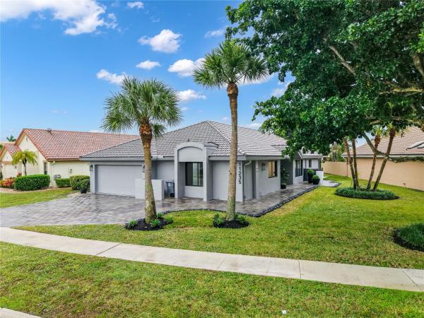 Boca Woods Country Club, 11235 Clover Leaf Cir, Boca Raton, Florida 33428, image 1