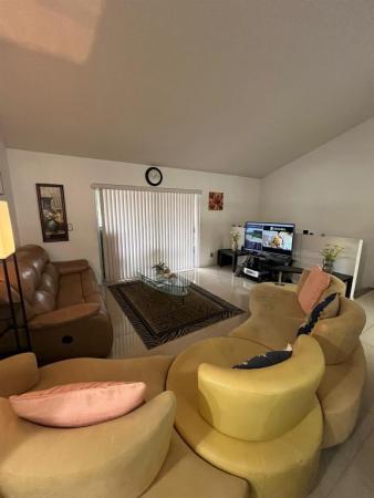 Oakland Forest Club, 3053 N Oakland Forest Dr #201, Oakland Park, Florida 33309, image 1