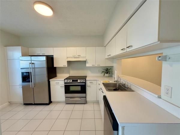 Coral Reef Club, 9914 NW 56th Pl, Coral Springs, Florida 33076, image 2