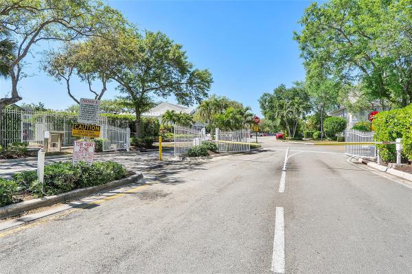 Coral Reef Club, 9914 NW 56th Pl, Coral Springs, Florida 33076, image 3