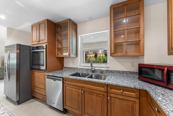 Briarwood, 4811 Dorchester Mews, Haverhill, Florida 33415, image 3