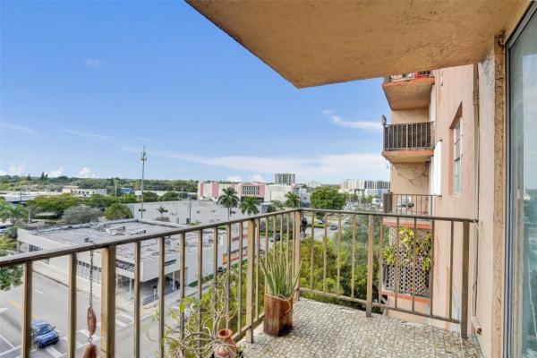 3 Horizons South, 1465 NE 123rd St #714, North Miami, Florida 33161, image 1