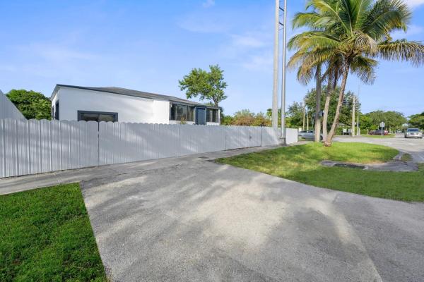 Fulford By The Sea, 1797 NE 159th St, North Miami Beach, Florida 33162, image 1