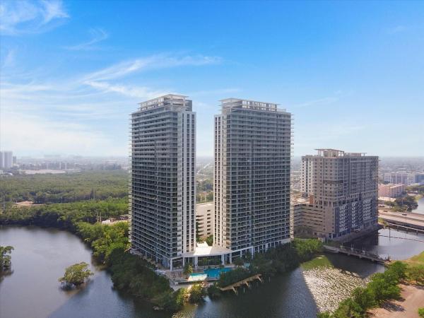 The Harbour South Tower, 16385 Biscayne Blvd #2516, North Miami Beach, Florida 33160, image 1