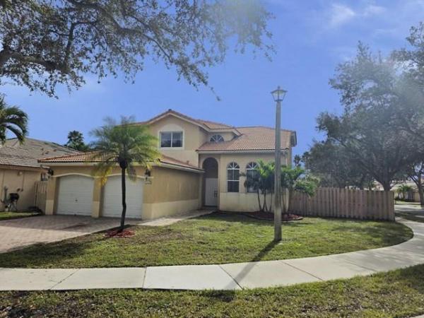 Royal Palm, 14422 N Royal Cove Cir, Davie, Florida 33325, image 1