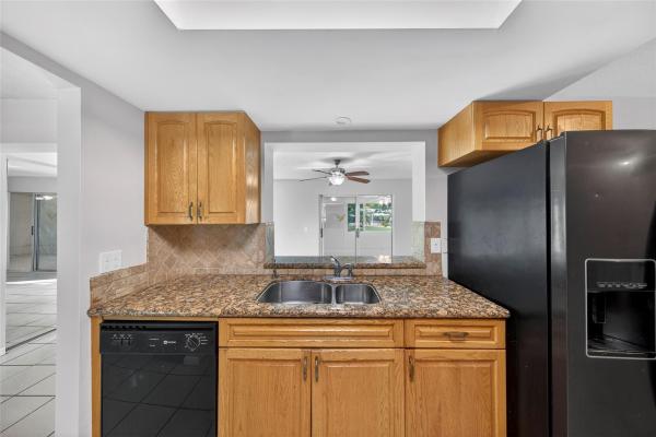 Paradise Gardens 3, 1460 NW 70th Ter, Margate, Florida 33063, image 3