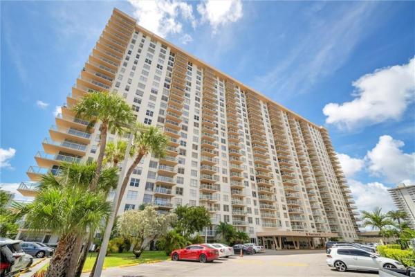 Winston Towers 300, 230 174th St #1203, Sunny Isles Beach, Florida 33160, image 1