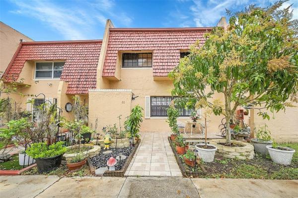 86 Ann Lee Ln #86, Tamarac, Florida 33319, image 1