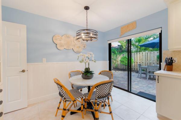 La Cristal At Crystal Pointe, 2524 La Cristal Cir, Palm Beach Gardens, Florida 33410, image 1