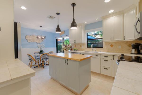 La Cristal At Crystal Pointe, 2524 La Cristal Cir, Palm Beach Gardens, Florida 33410, image 1